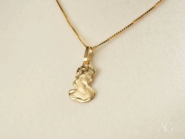 Golden Grace pendant with classical bust in art gold jewelry