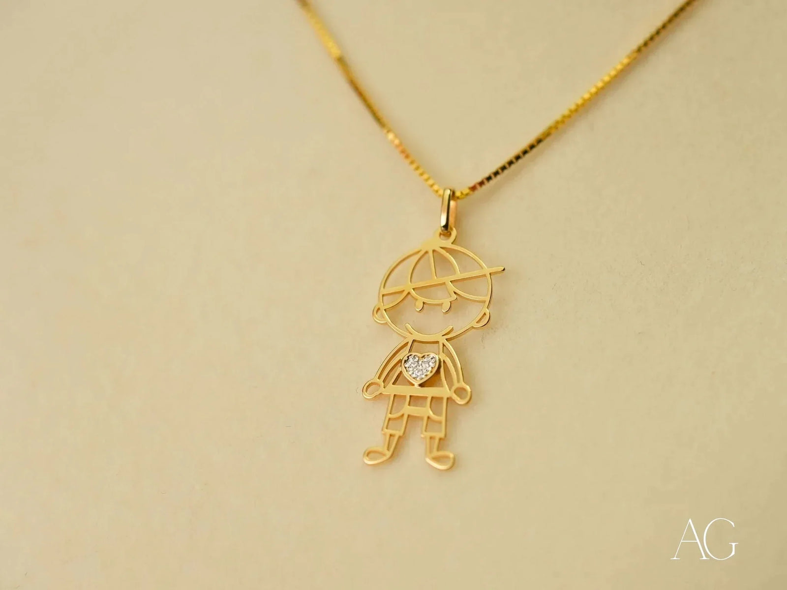 18k solid gold heart boy pendant with diamond-studded heart on chain