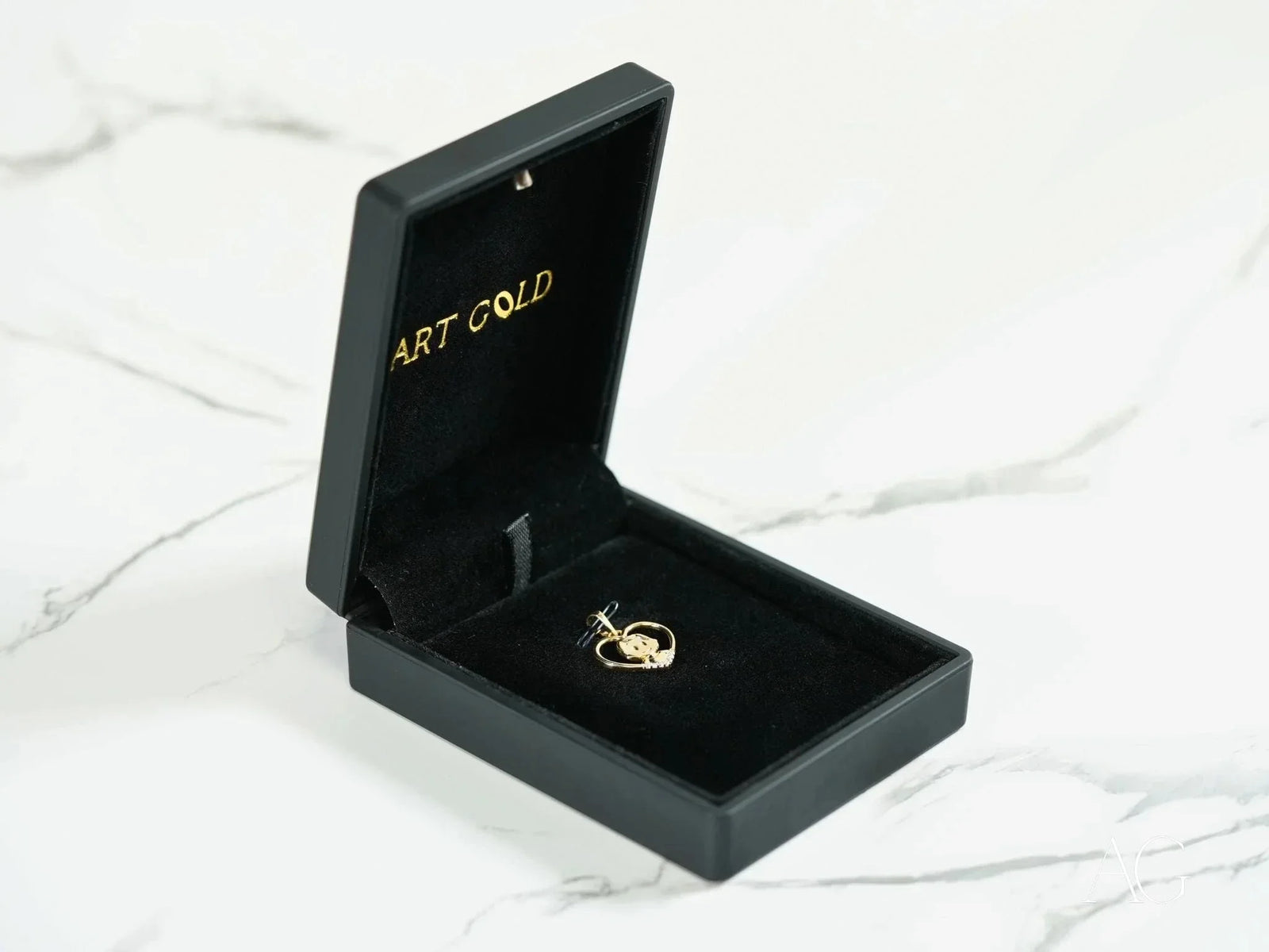 Open 18k gold heart pendant in black jewelry box, Golden Love design