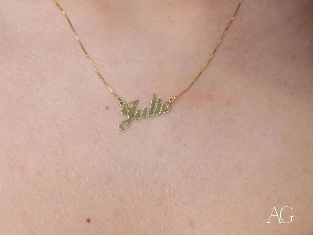 Golden Signature Necklace with gold-colored nameplate and spring ring lock