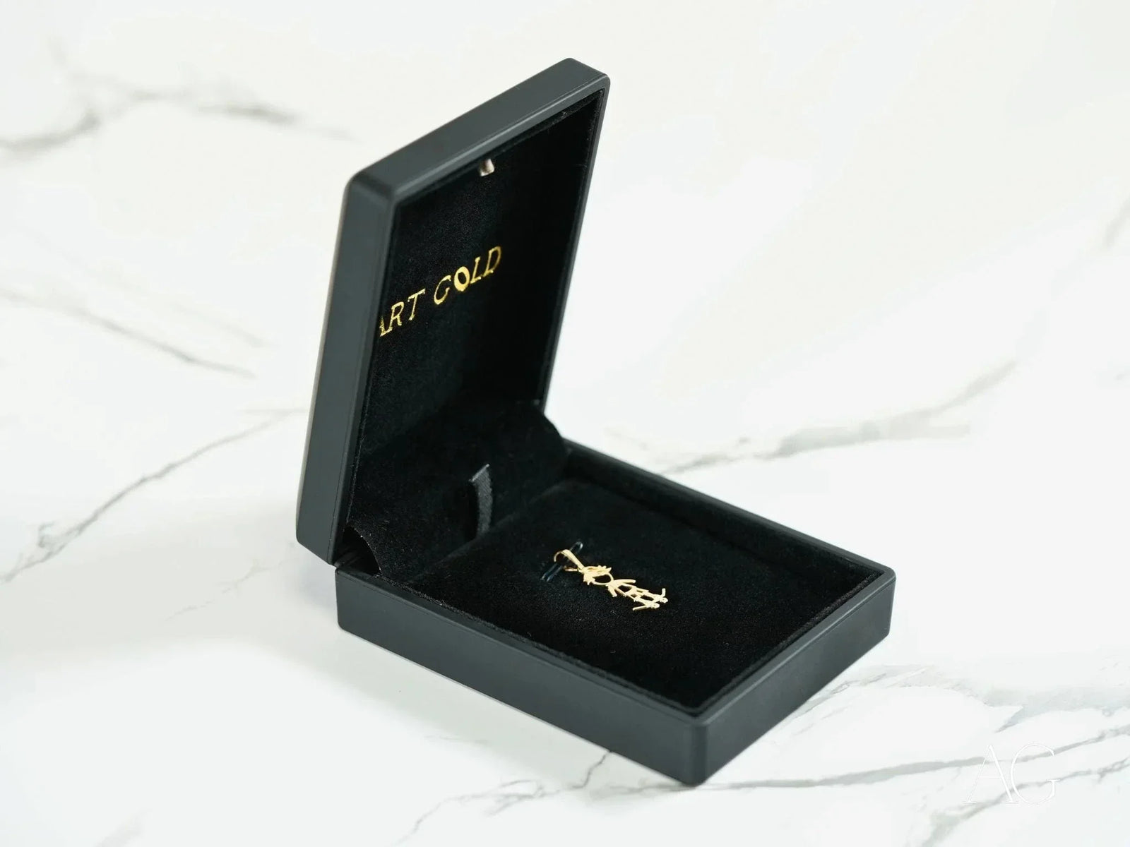 Open 18k solid gold skater pendant in black jewelry box