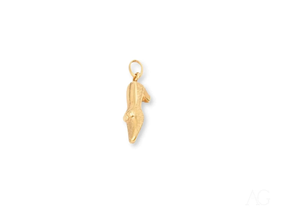 Shiny Golden Steps Shoes Pendant in Art Gold Jewelry
