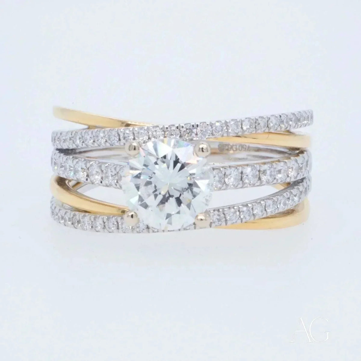 Harmonious 18k white gold two-tone ring with 1ct diamond