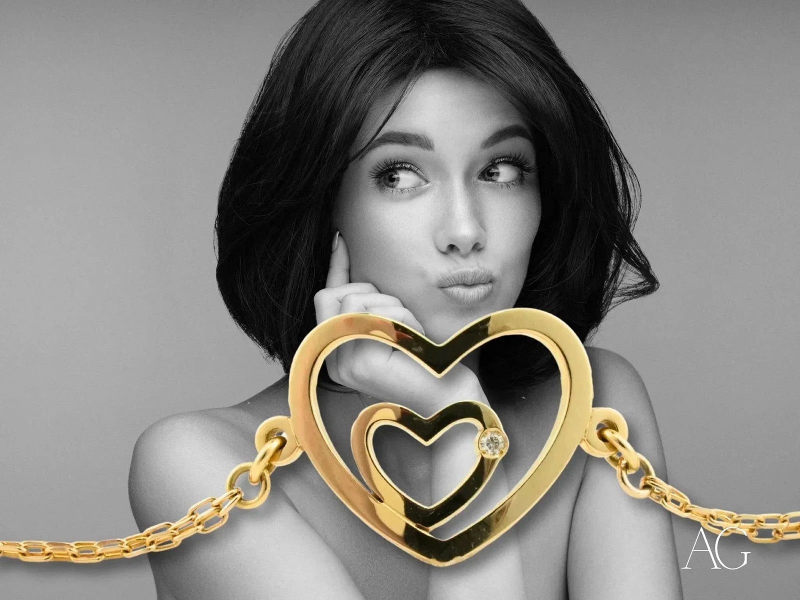 Gold heart bracelet with diamond from 4H’s Collection