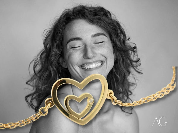 Gold heart bracelet with diamond in 18K yellow gold, HHHH Collection