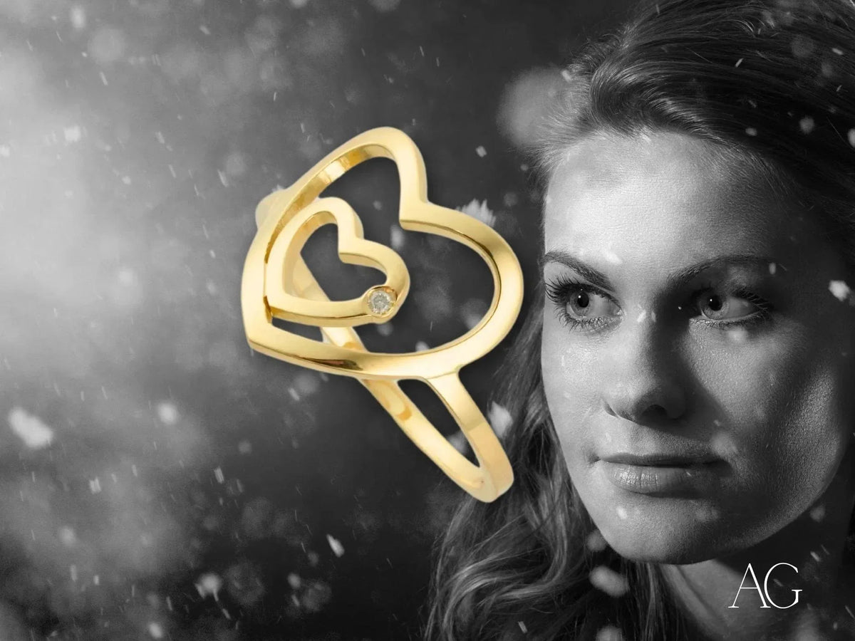 Radiant love gold heart ring with small diamond from 4H’s Collection