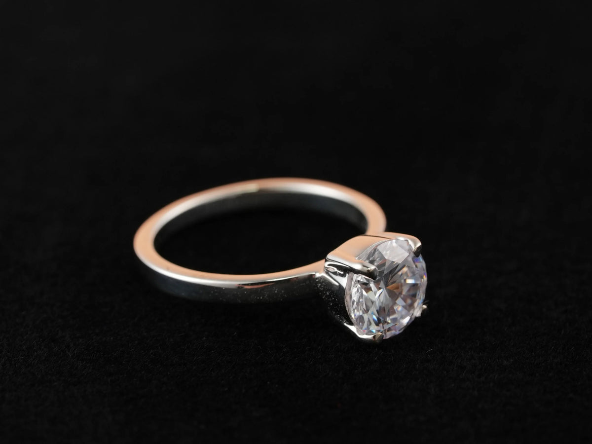 Lumina Promise Solitaire silver ring with round-cut diamond