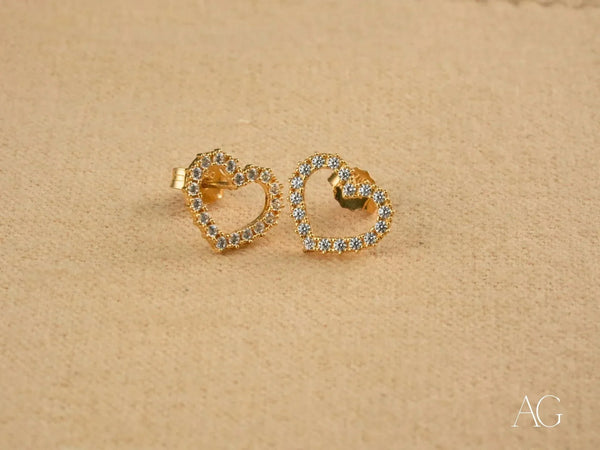 Lustrous Love 18k gold heart stud earrings with CZ accents