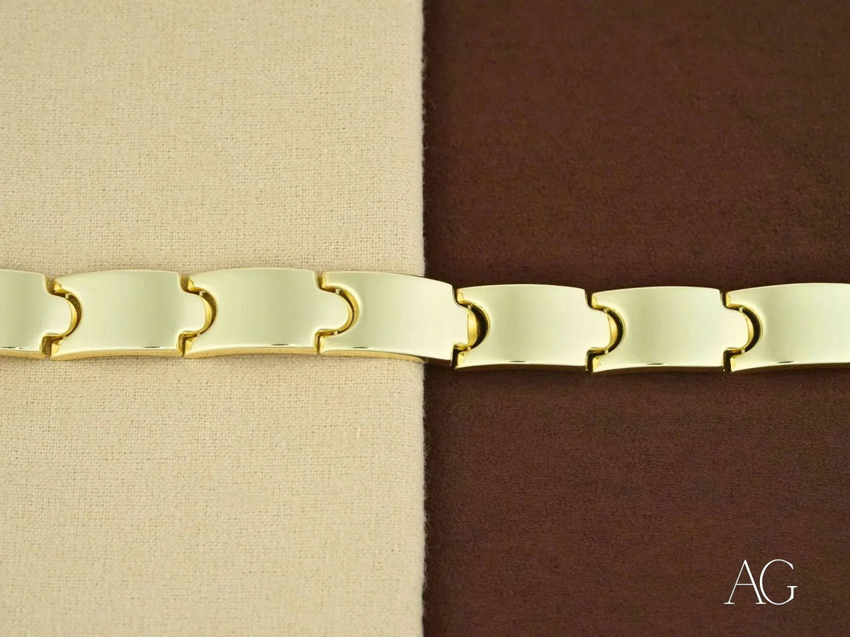 Luxurious solid 18k gold mens bracelet with open box clasp