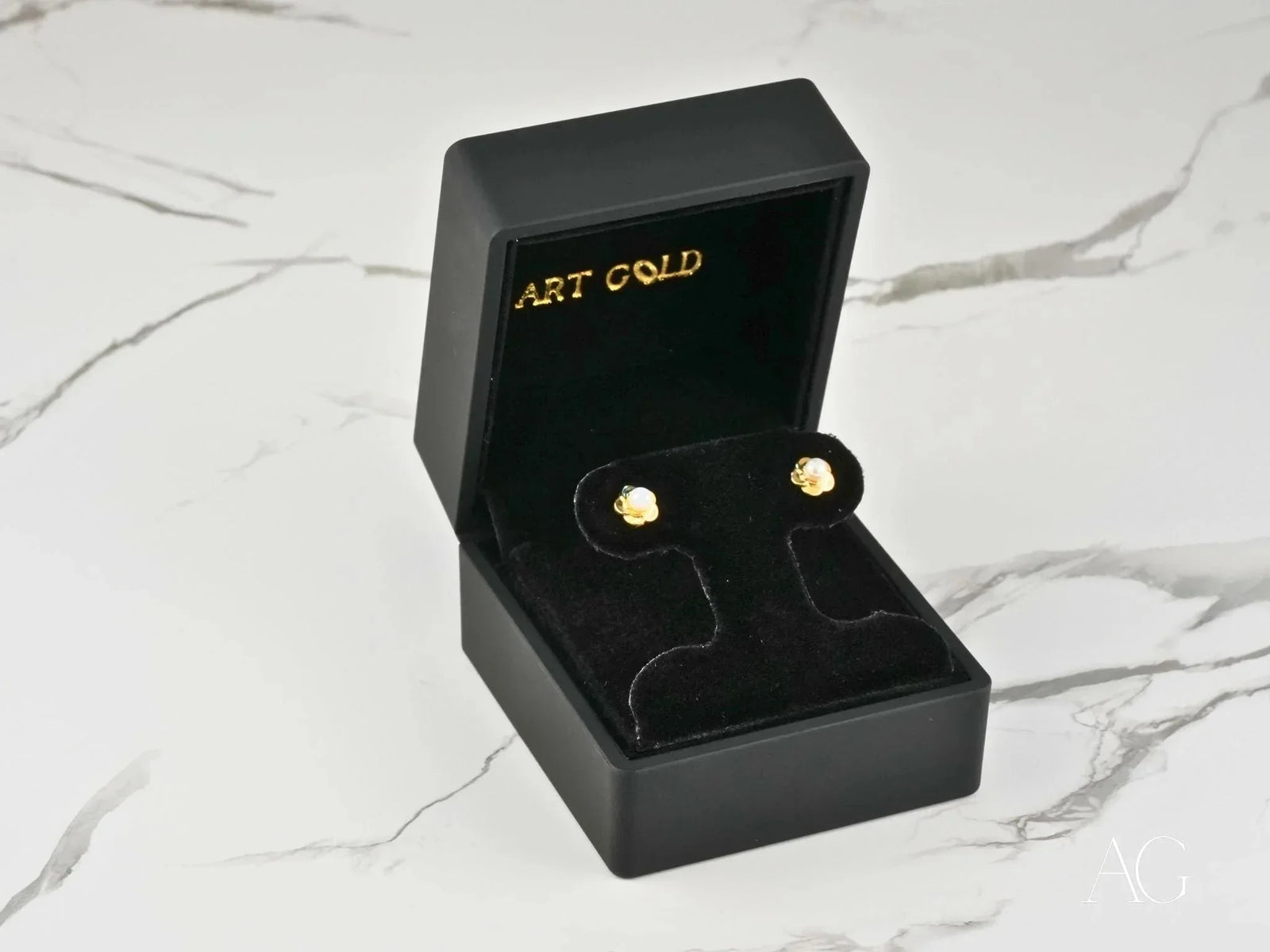 Petal Pearl 18K yellow gold floral pearl earrings in black velvet box