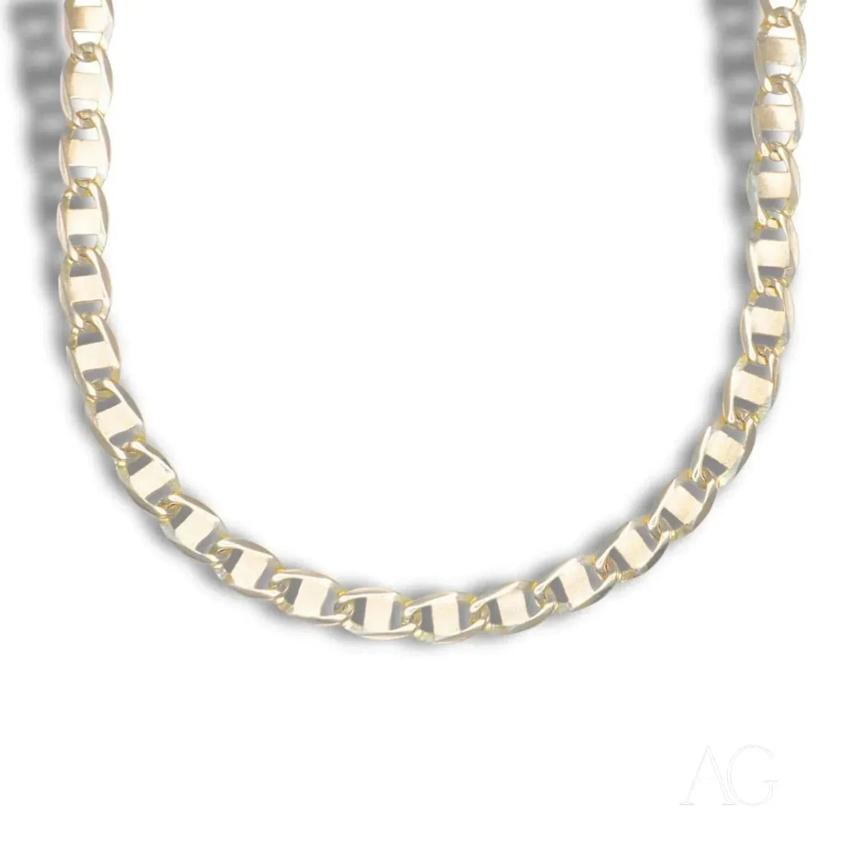 Yellow gold mariner Piastrine gold chain in versatile elegance