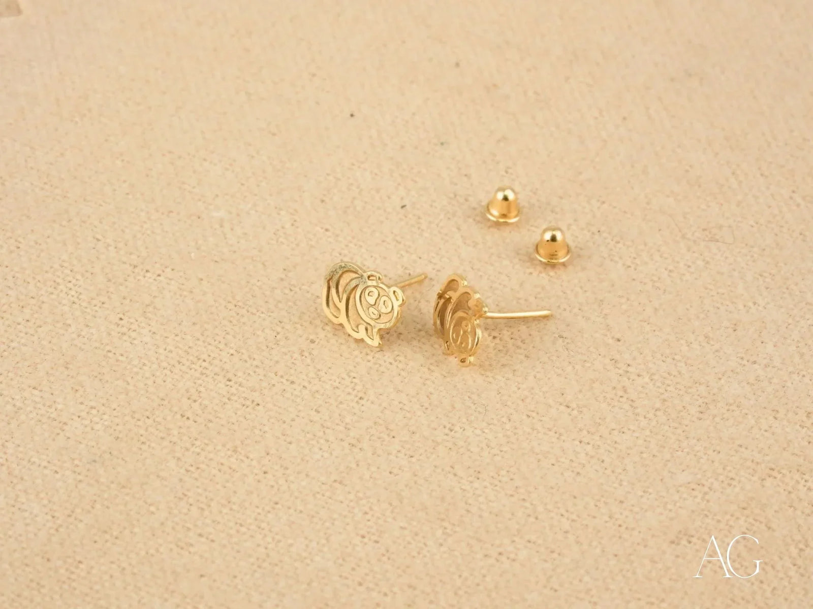 Pair of 18k solid gold tiger stud earrings with screw-back