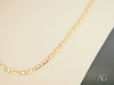Shiny 18K gold piastrine chain from Refined Prestige collection