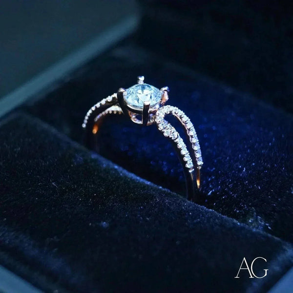 18k rose gold diamond engagement ring with pavé split shank
