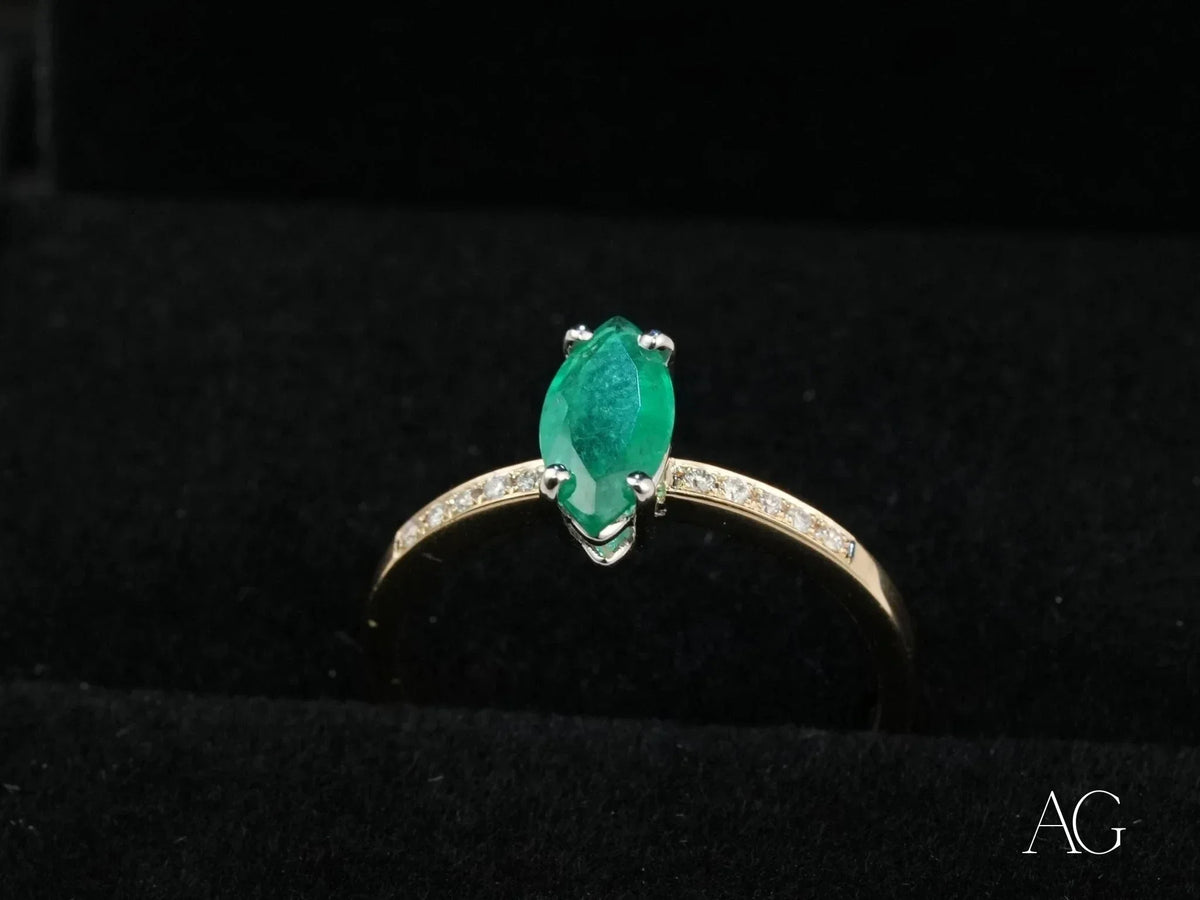 Royal Radiance 18k gold ring with marquise-shaped cubic zirconia sophistication