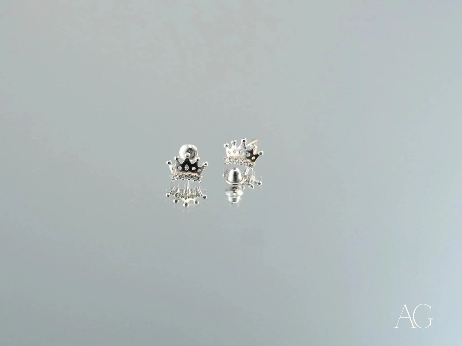 18k white gold crown earrings in Royal Spark art gold jewelry design