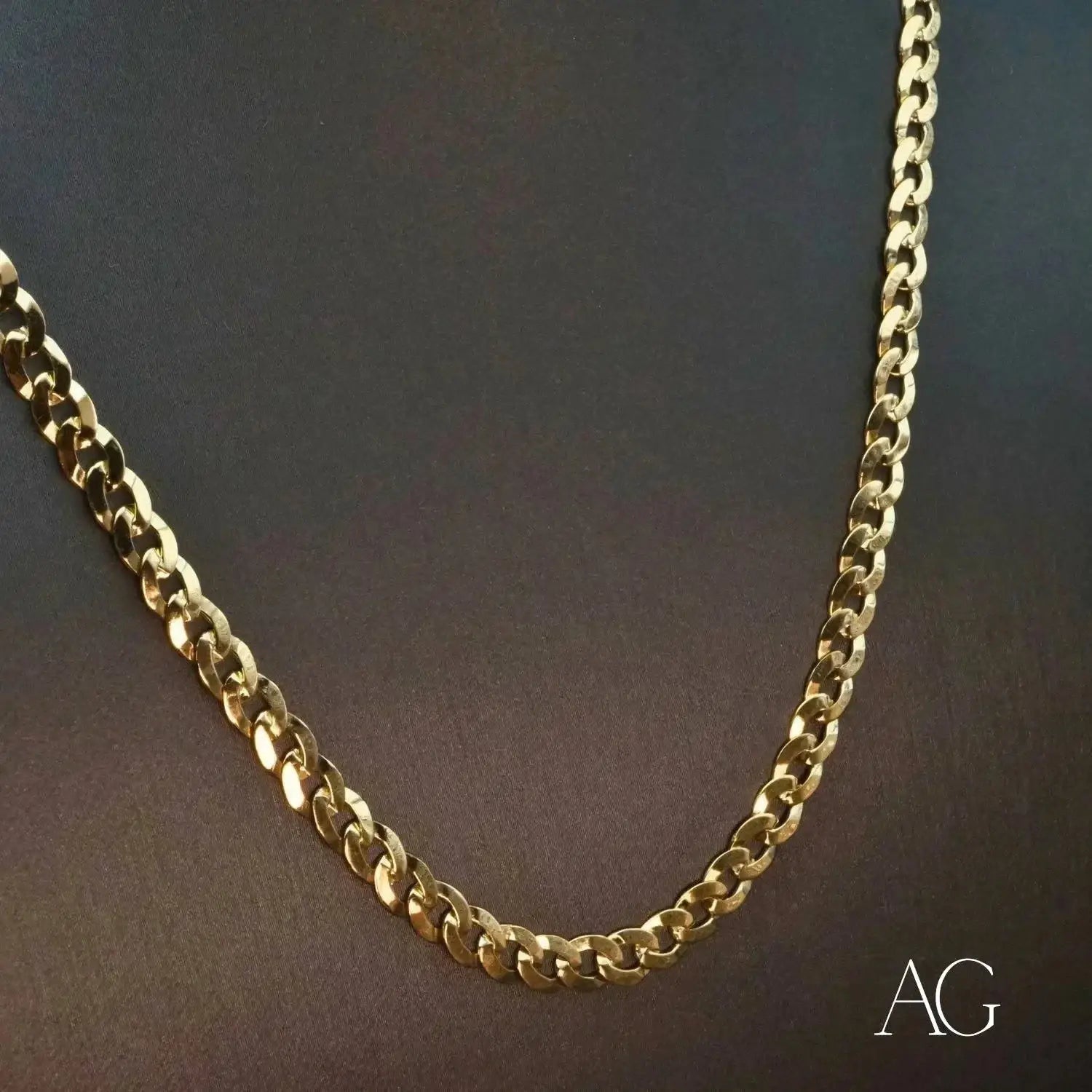 Elegant 18k gold cuban chain