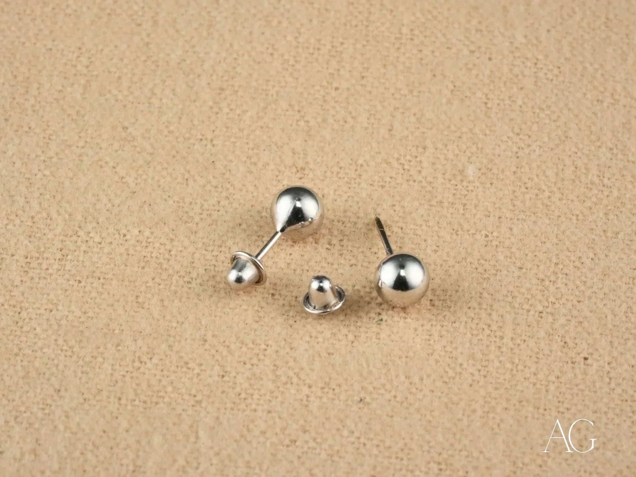 LuxeSphere 18K – Classic Gold Ball Earrings