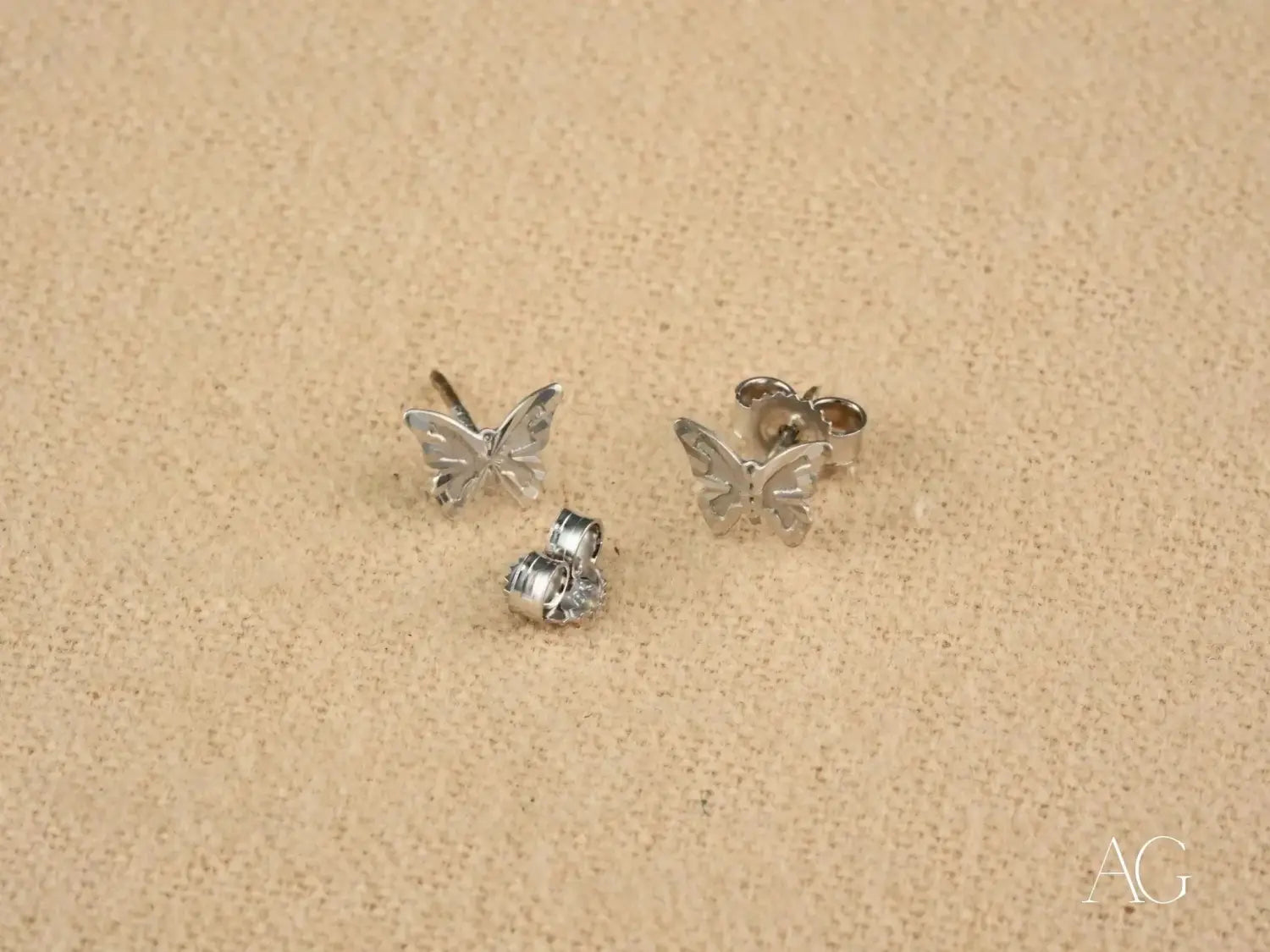 Explore Rinaldo Borges Fine 18k Gold Jewelry.