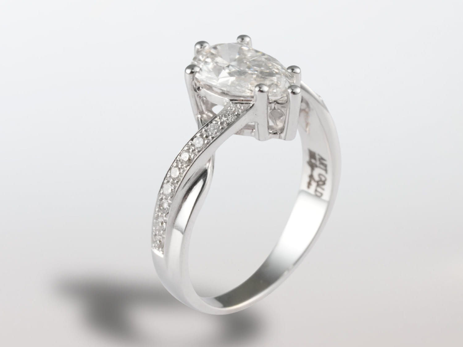 Pear Radiance — Lab‑Grown Diamond Engagement Ring in White Gold