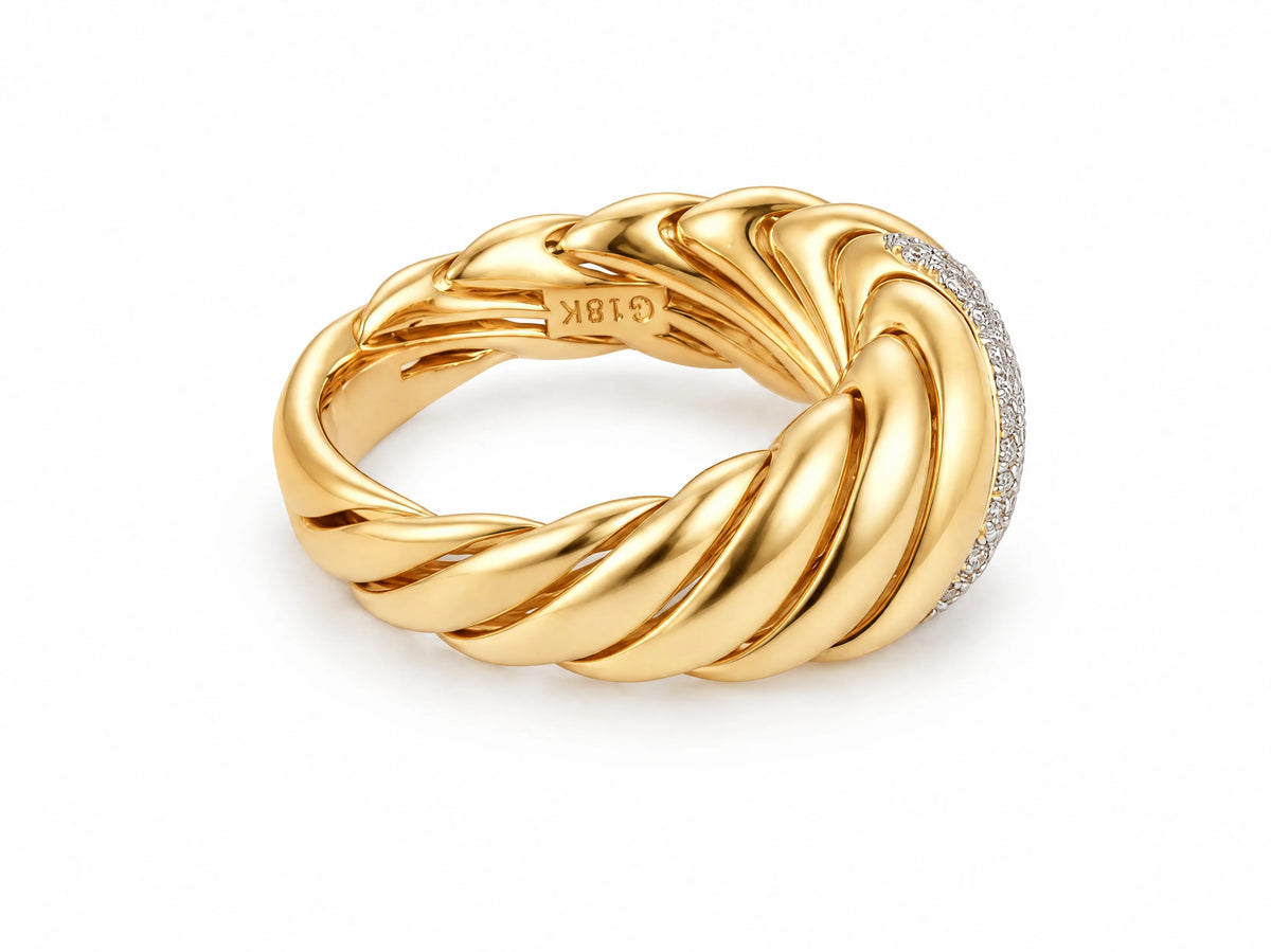 18K yellow gold diamond ring — side profile showing band width, twisted gold ridges and G18K hallmark