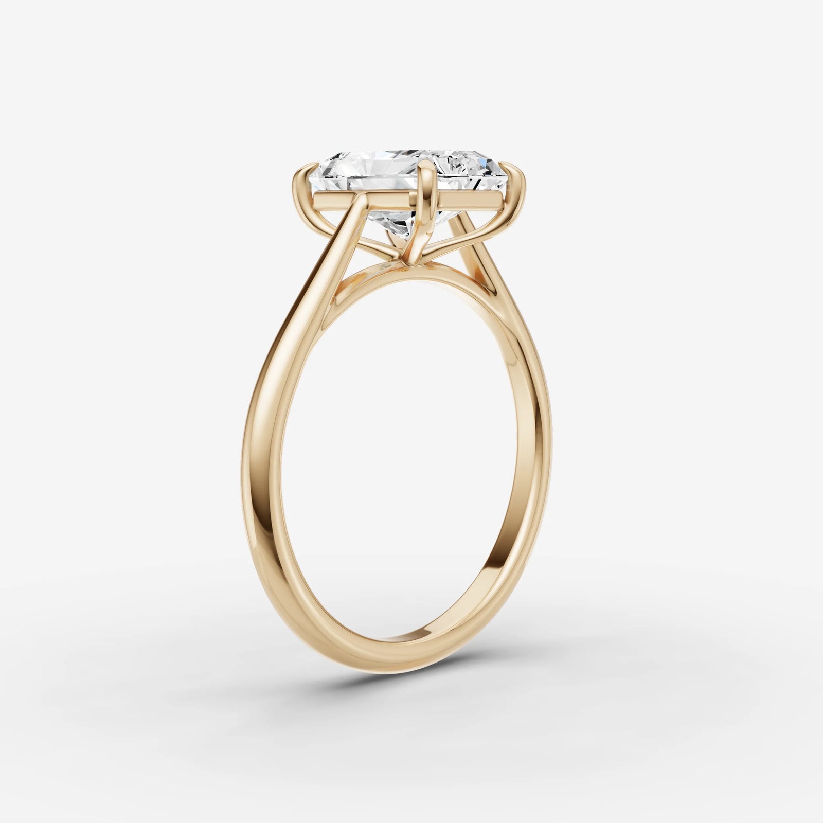 Cathedrale radiant diamond setting in gold, detail view