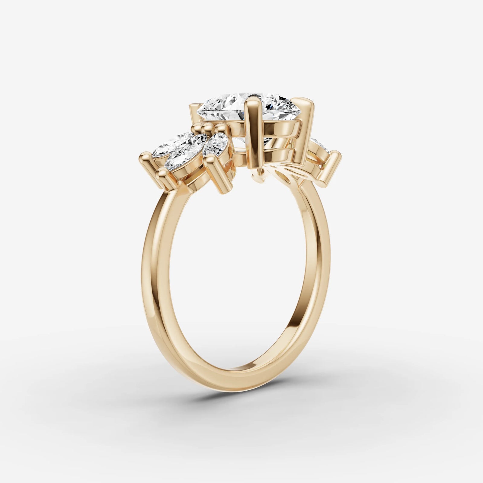 Fleur pear diamond setting in gold, detail view