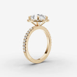 Aurore Etoile round diamond setting in gold, detail view