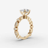 Heritage pear diamond setting in gold, detail view