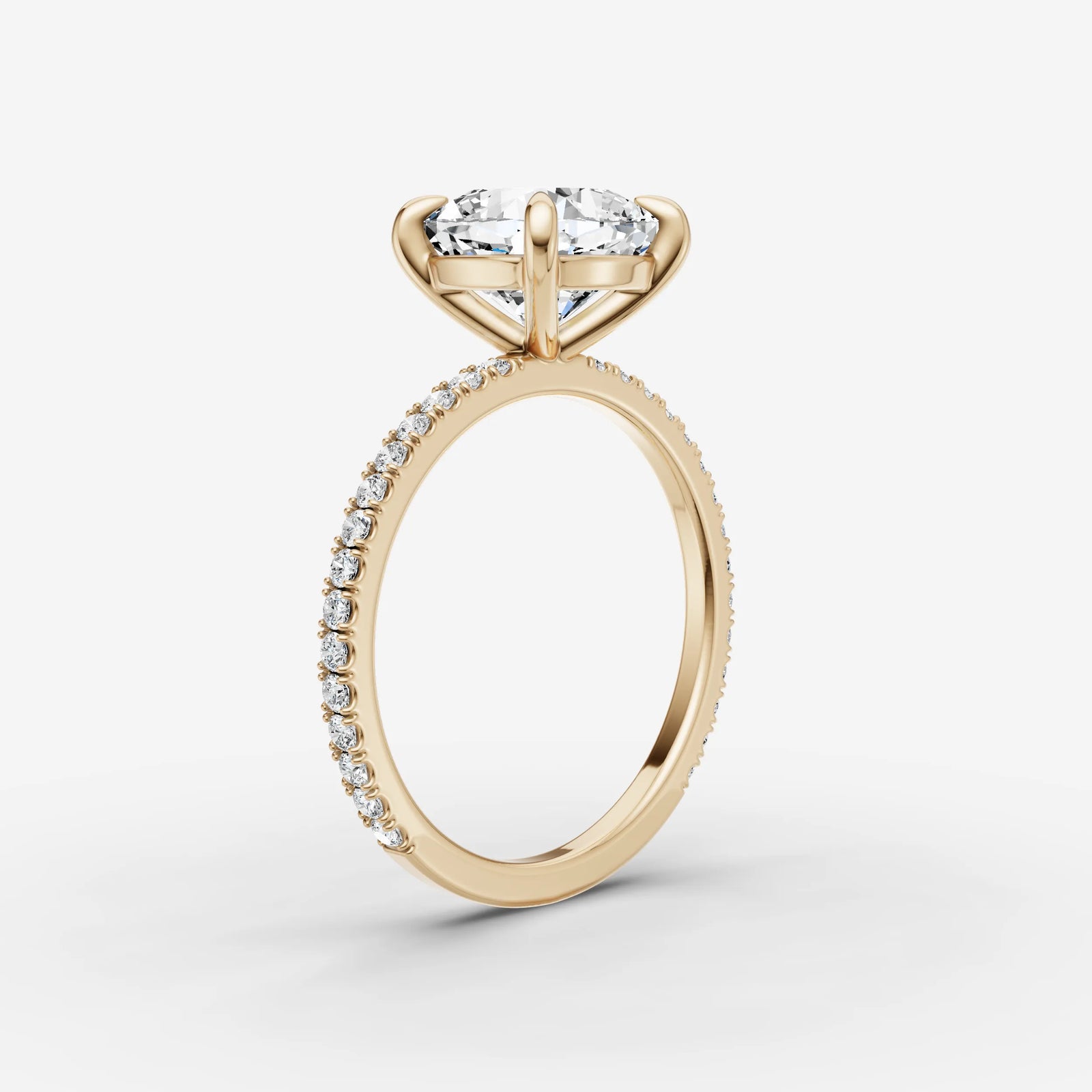 Etoile cushion diamond setting in gold, detail view