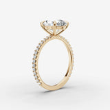 Etoile oval diamond setting in gold, detail view