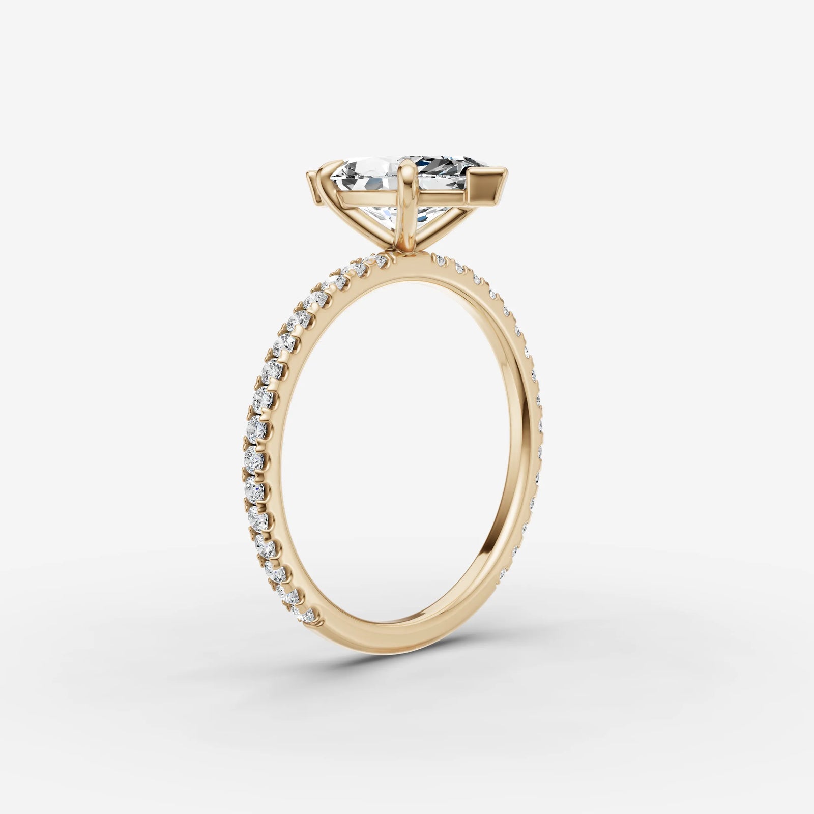 Etoile marquise diamond setting in gold, detail view