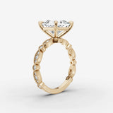 Heritage princess diamond setting in gold, detail view