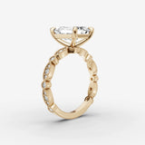 Heritage emerald diamond setting in gold, detail view