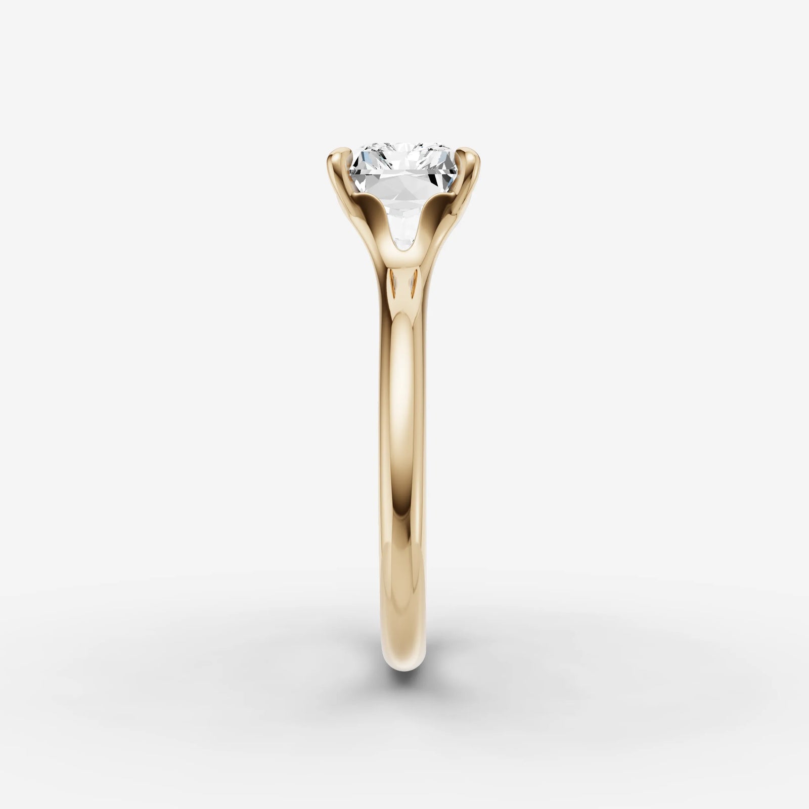 Horizon radiant diamond setting in gold, angled view