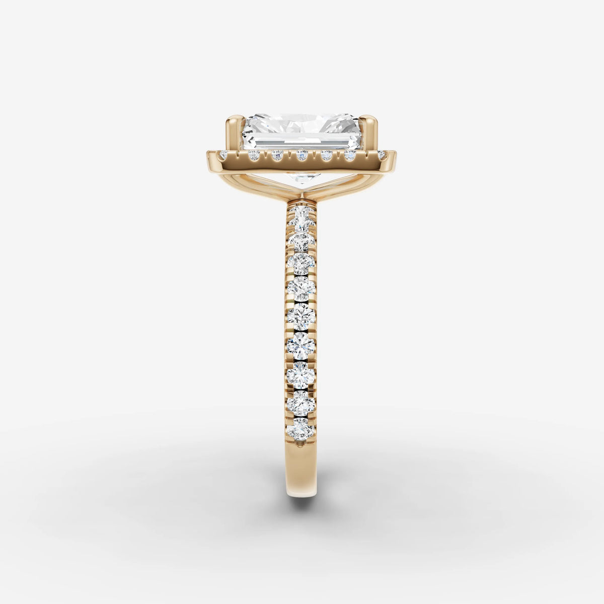 Aurore Etoile radiant diamond setting in gold, angled view