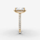 Aurore Etoile radiant diamond setting in gold, angled view