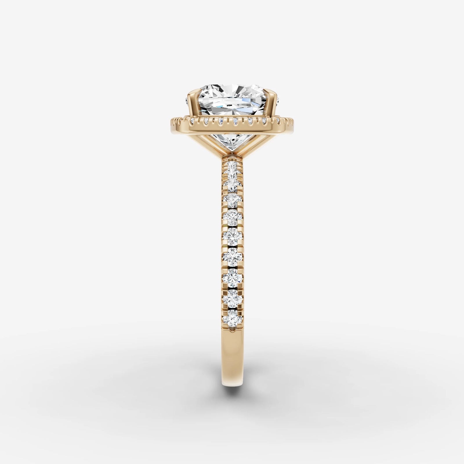Aurore Etoile cushion diamond setting in gold, angled view
