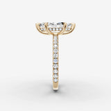 Mystere Etoile marquise diamond setting in gold, angled view
