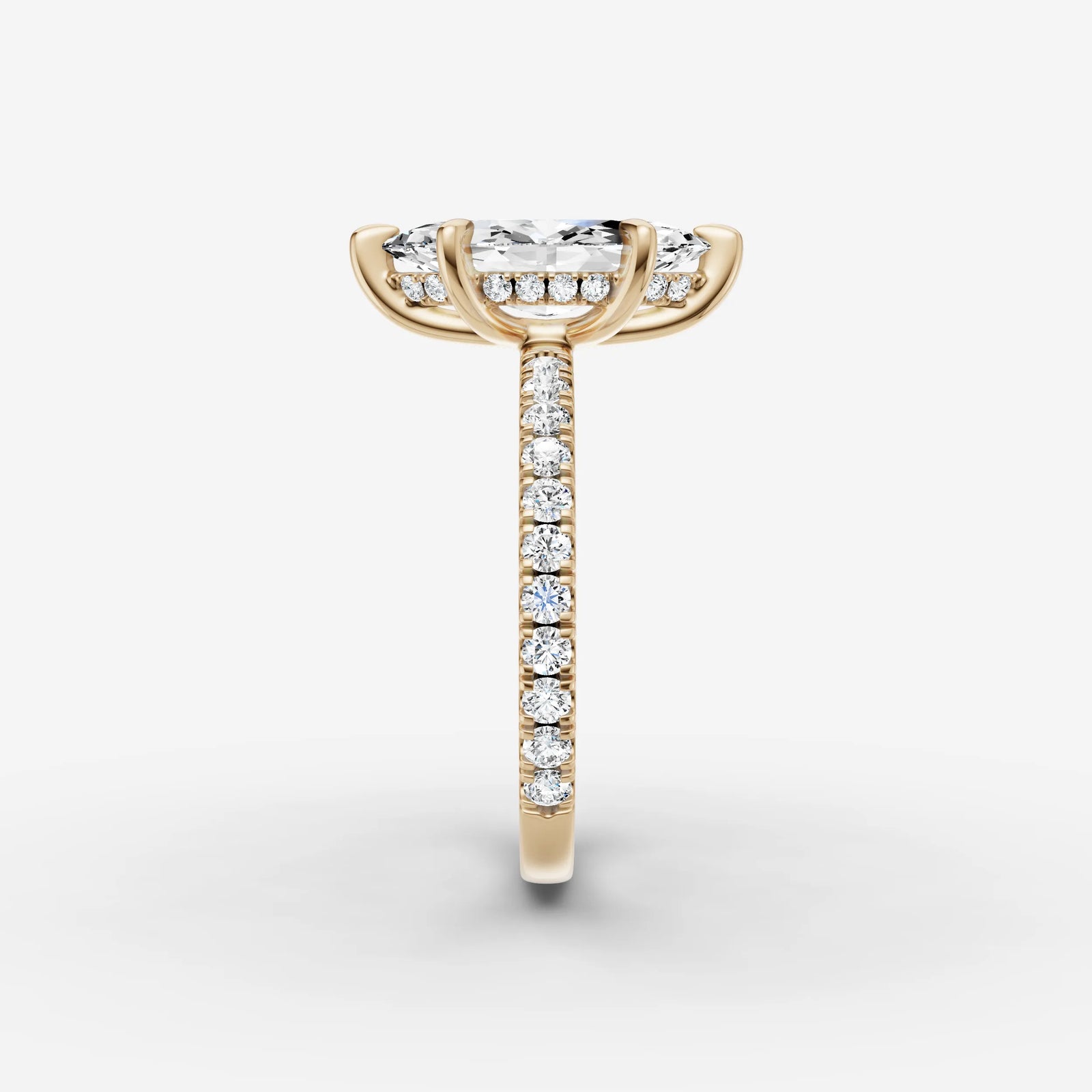 Mystere Etoile marquise diamond setting in gold, angled view