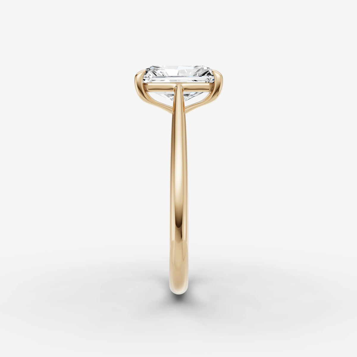 Cathedrale radiant diamond setting in gold, angled view