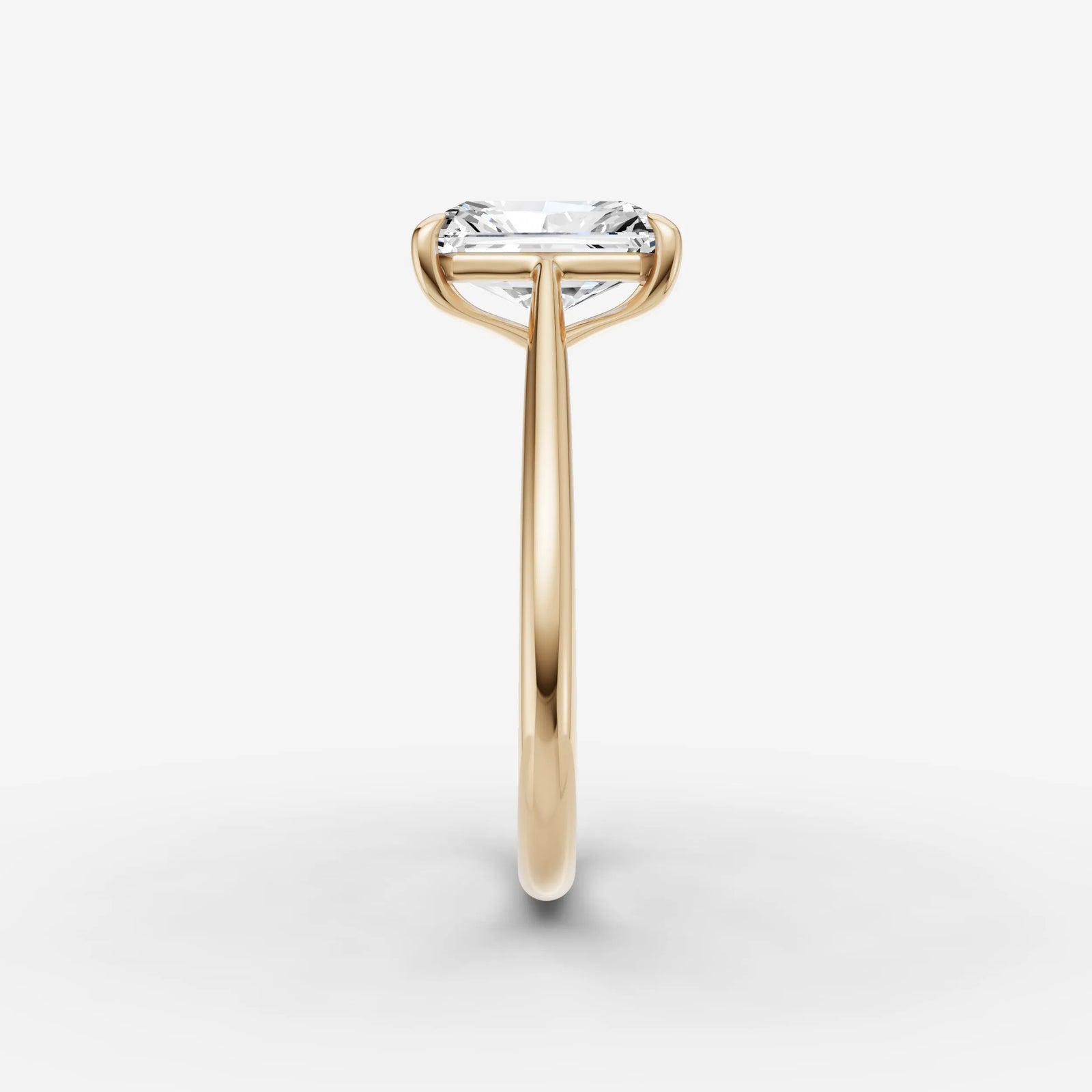 Cathedrale radiant diamond setting in gold, angled view
