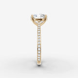 Cathedrale round diamond setting in gold, angled view