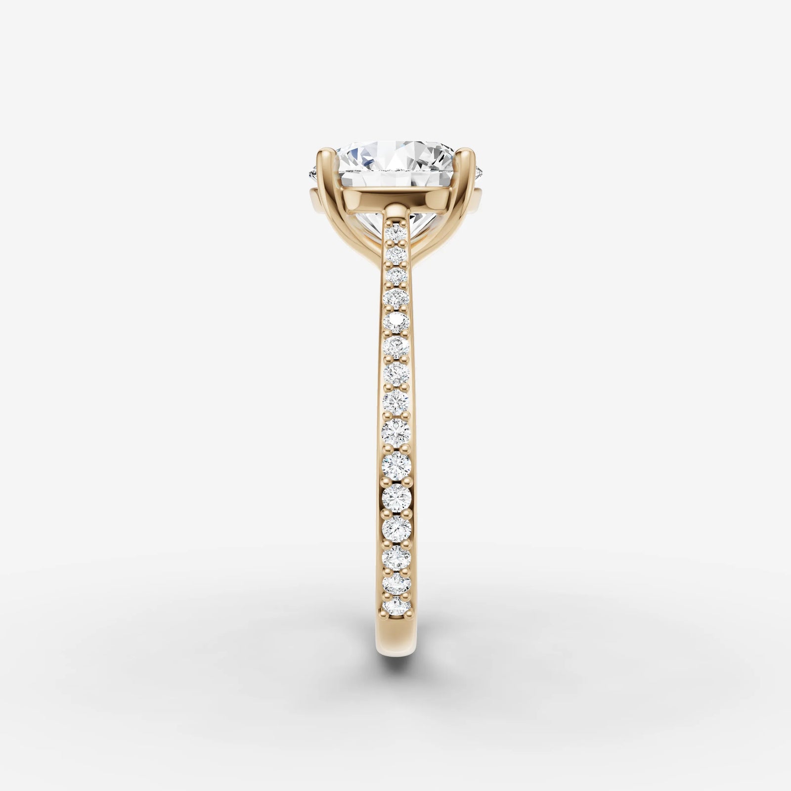 Cathedrale round diamond setting in gold, angled view