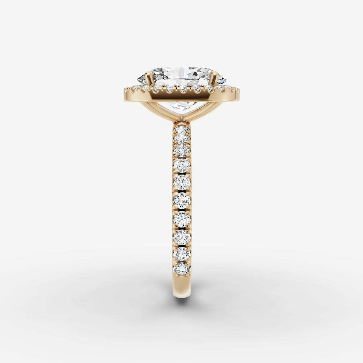 Aurore Etoile oval diamond setting in gold, angled view
