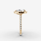 Aurore Etoile pear diamond setting in gold, angled view