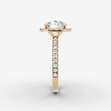 Aurore Etoile round diamond setting in gold, angled view
