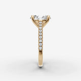 Cathedrale oval diamond setting in gold, angled view