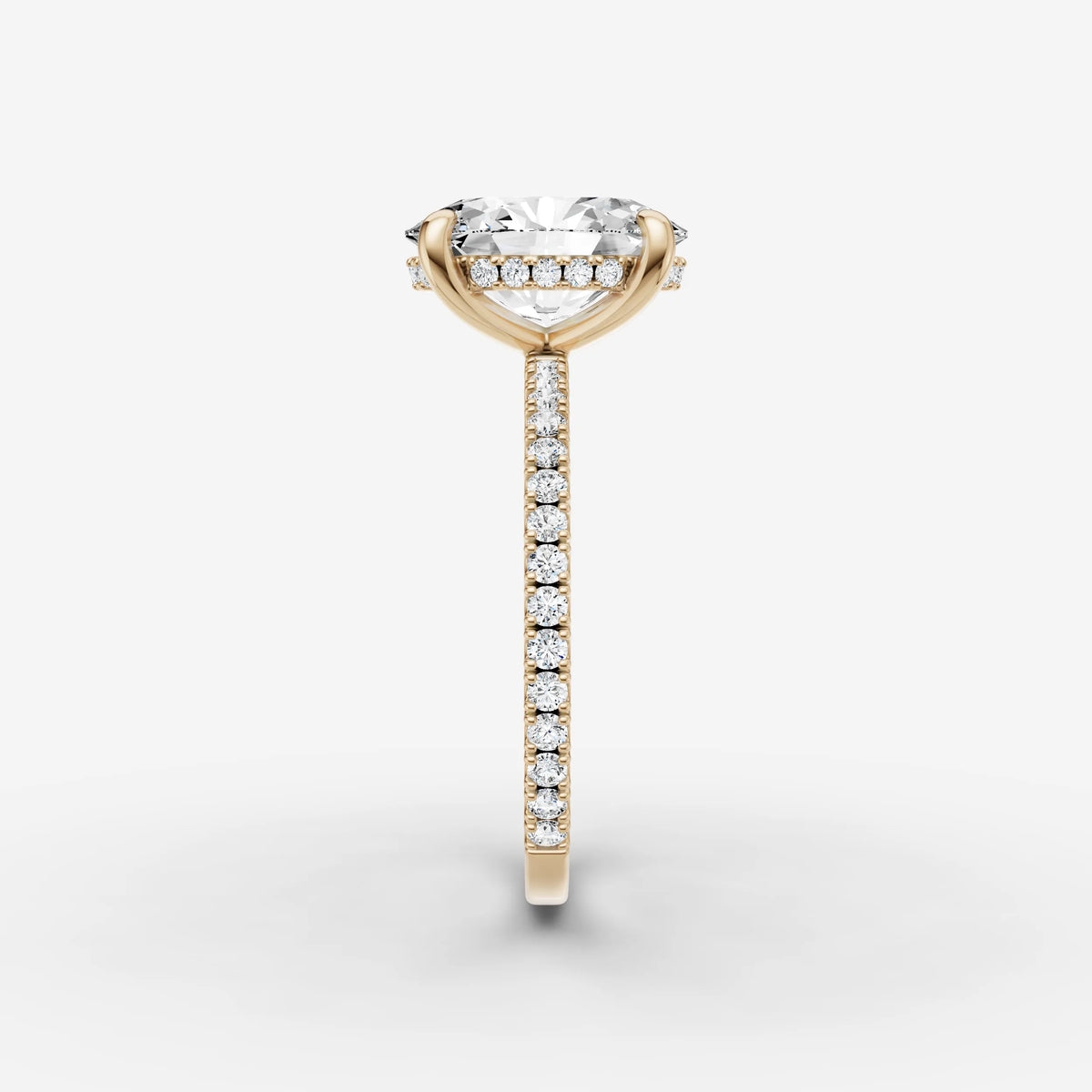 Mystere Etoile oval diamond setting in gold, angled view