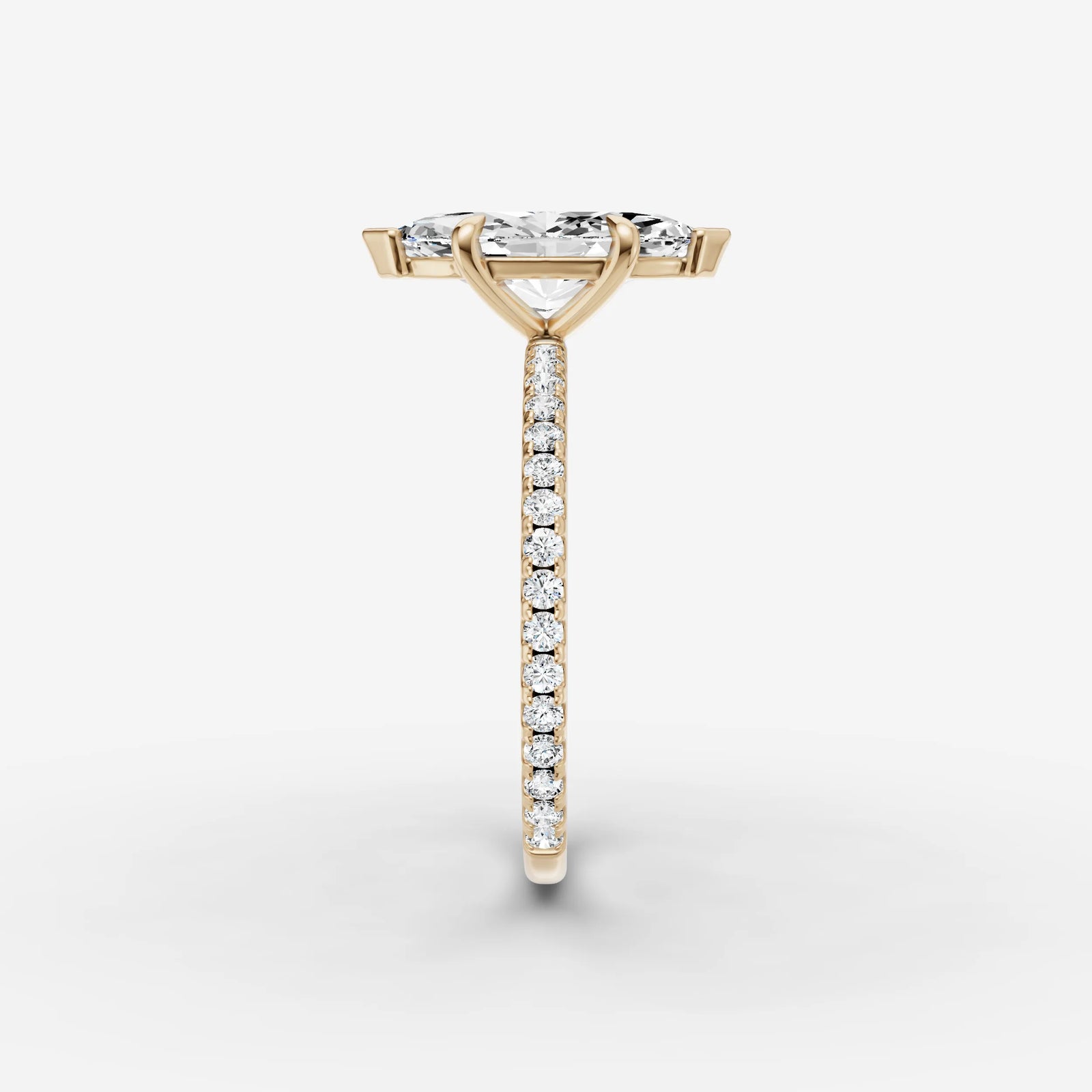 Etoile marquise diamond setting in gold, angled view